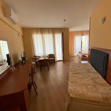 Отель Pancho Family