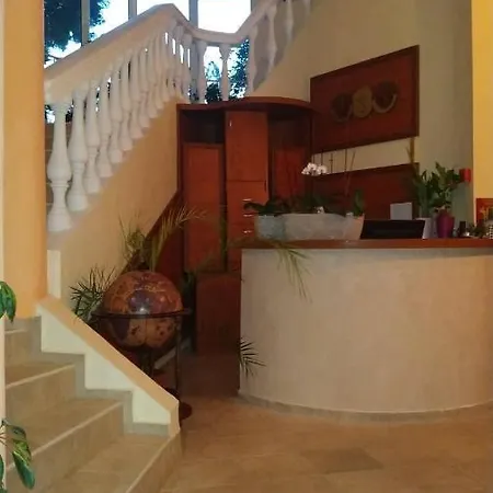 Pancho Family ホテル 2*