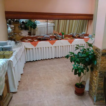 Pancho Family Hotel 2*